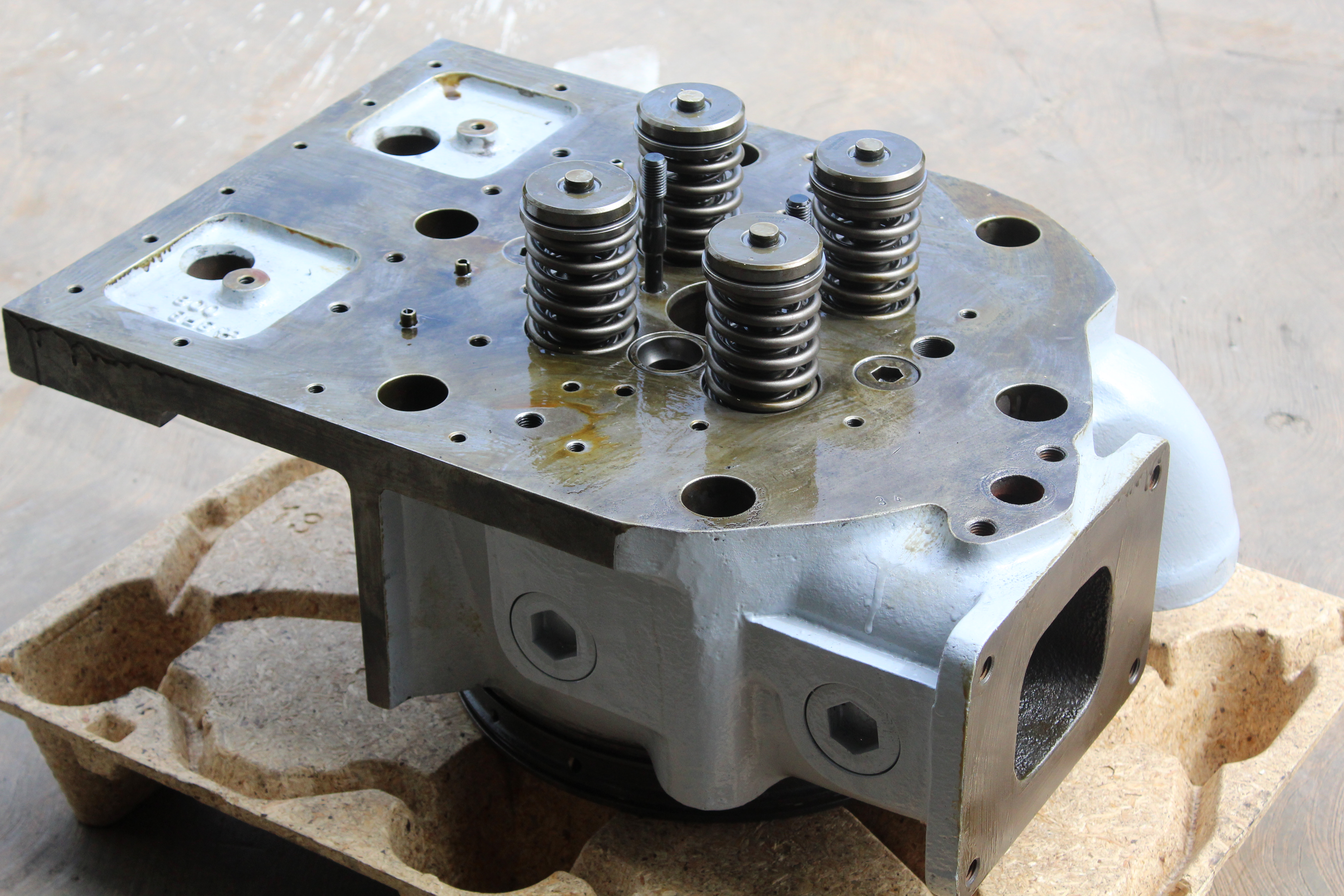 MAN 28/32 Cylinder Head cpl.