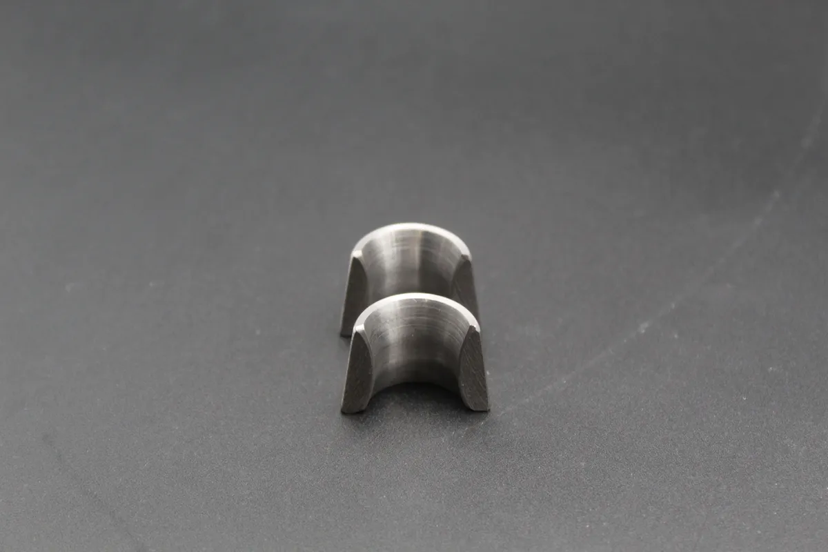 DAIHATSU DK-28 Valve Cotter Pair