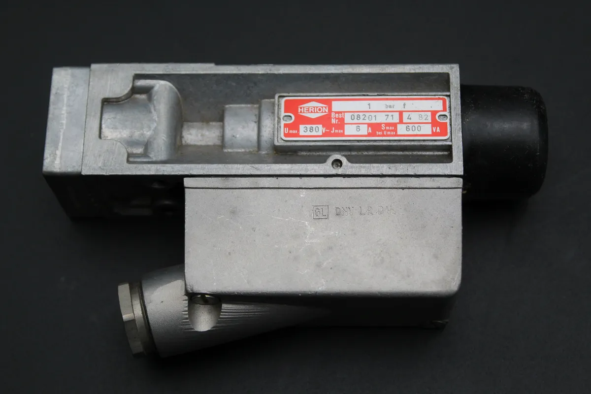 DEUTZ 816-D816-S/B/AM816 Pressure Switch 1 Bar DEUTZ 816-D816-S/B/AM816 Pressure Switch 1 Bar