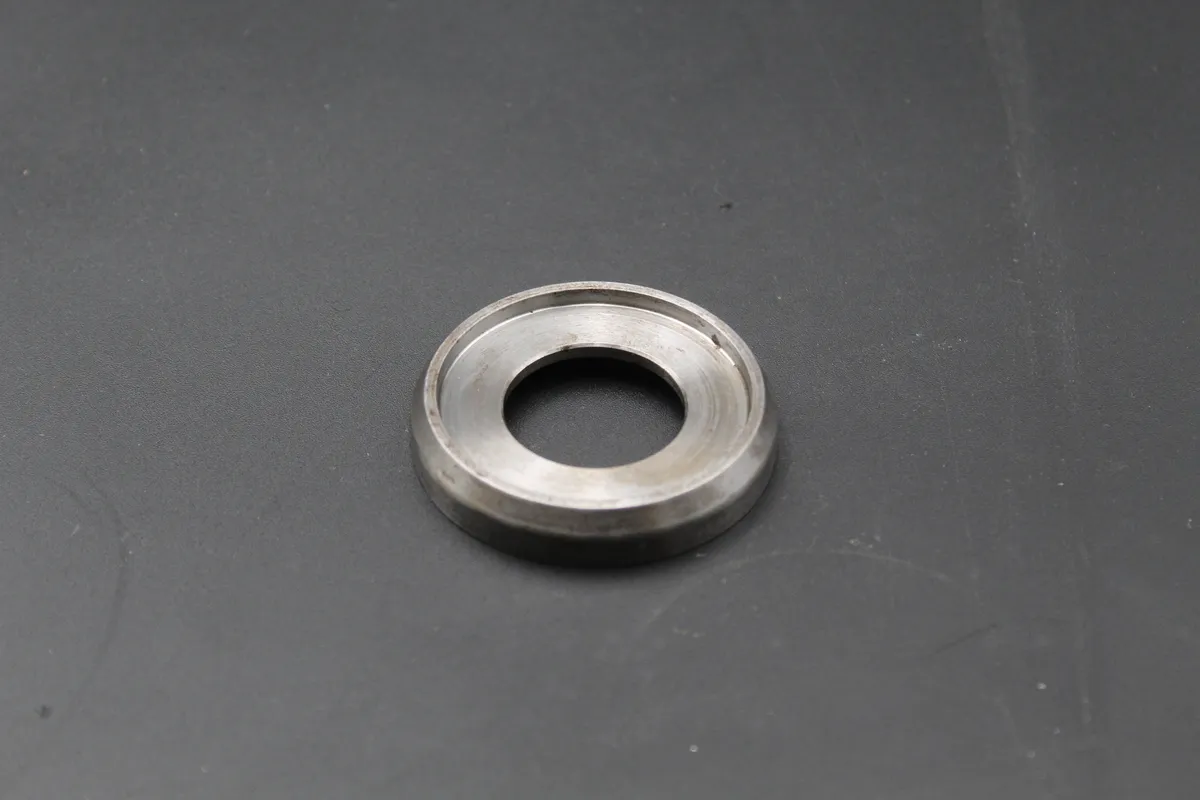 DEUTZ 540-D540-R/S/BVM540 Spring Cap DEUTZ 540-D540-R/S/BVM540 Spring Cap