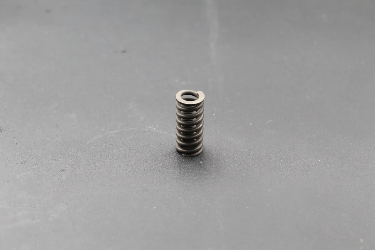 DEUTZ 540-D540-R/S/BVM540 Compression Spring