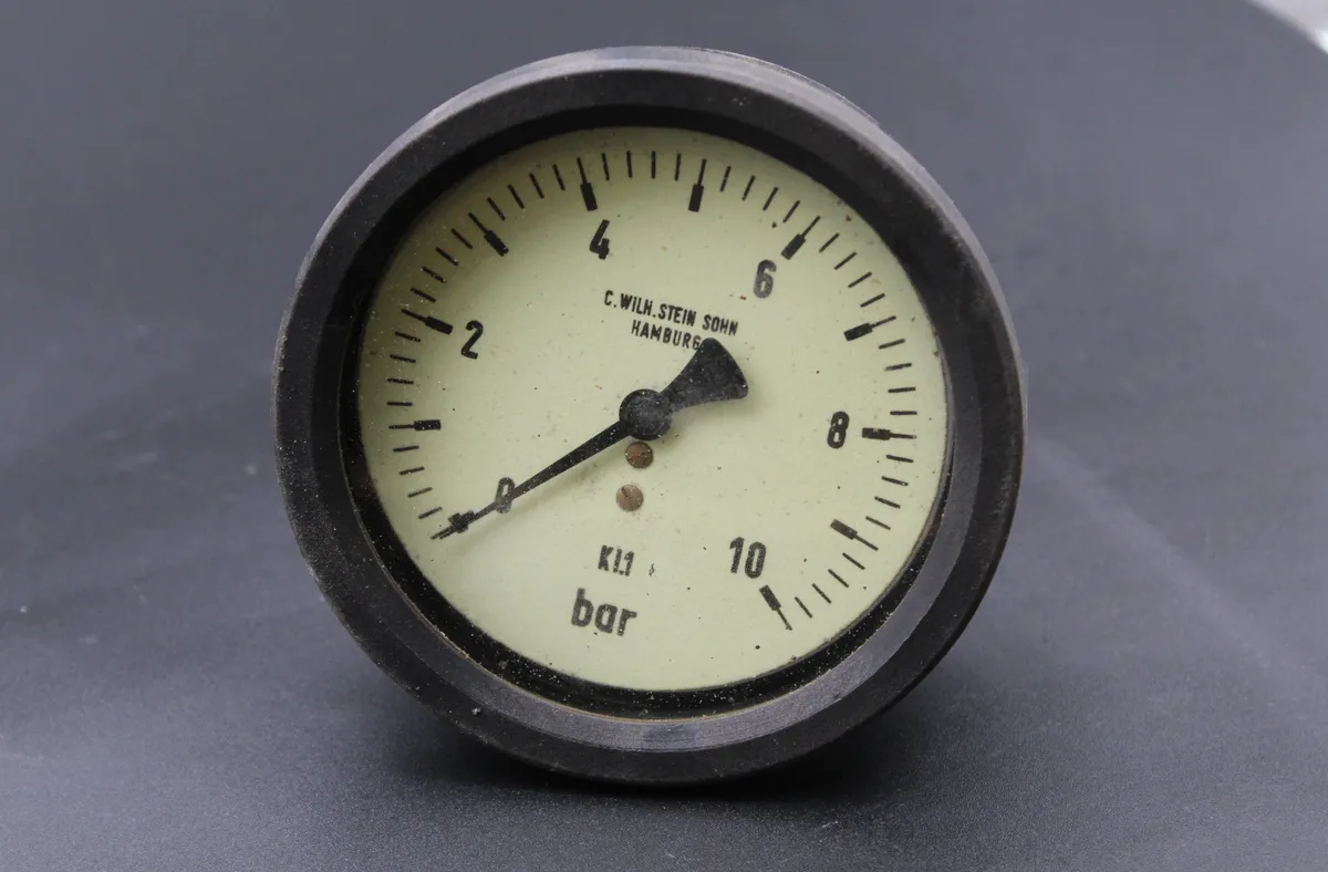DEUTZ  Pressure Gauge