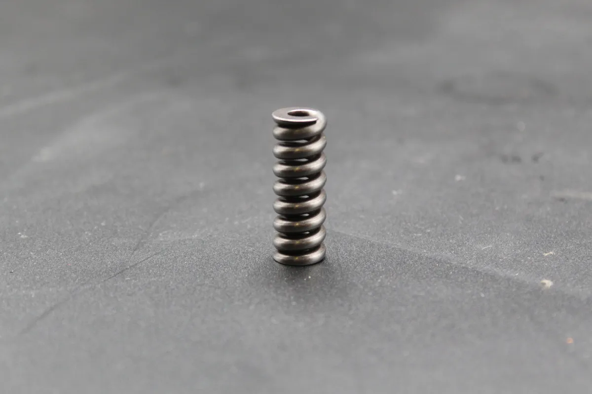 DEUTZ 816-D816-S/B/AM816 Compression Spring